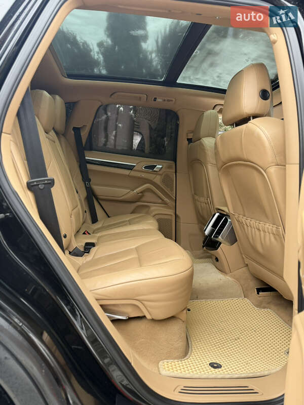 Позашляховик / Кросовер Porsche Cayenne 2012 в Самборі