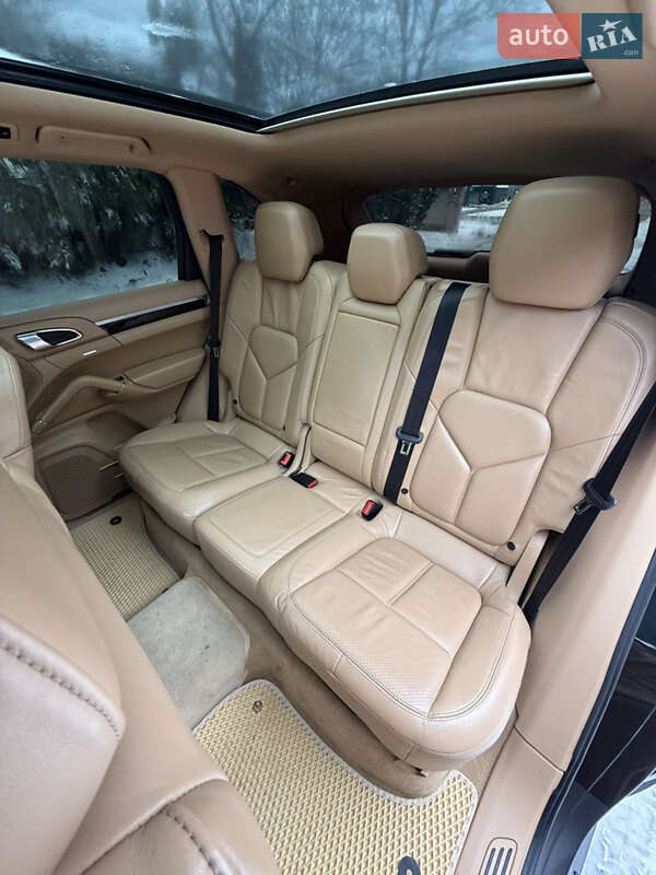 Позашляховик / Кросовер Porsche Cayenne 2012 в Самборі