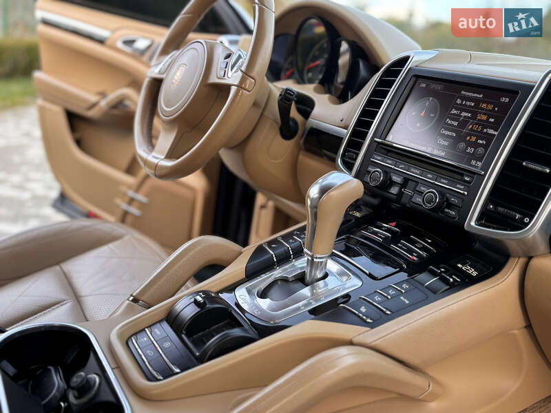 Позашляховик / Кросовер Porsche Cayenne 2011 в Тернополі