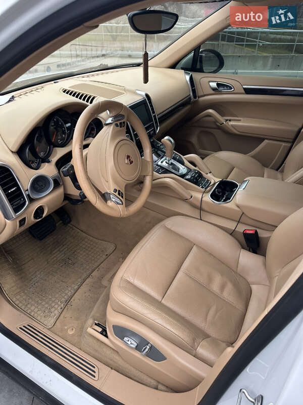 Внедорожник / Кроссовер Porsche Cayenne 2013 в Киеве фото 9 Внедорожник / Кроссовер Porsche Cayenne 2013 в Киеве