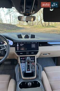 Внедорожник / Кроссовер Porsche Cayenne 2019 в Киеве