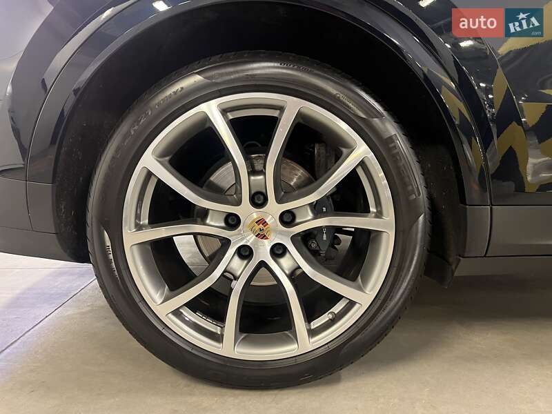 Позашляховик / Кросовер Porsche Cayenne 2021 в Києві
