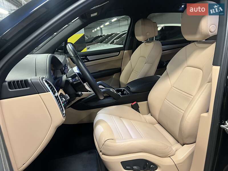 Позашляховик / Кросовер Porsche Cayenne 2021 в Києві