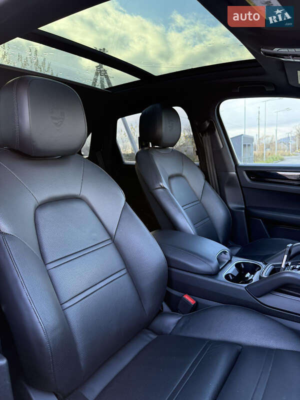 Внедорожник / Кроссовер Porsche Cayenne 2018 в Львове фото 14 Внедорожник / Кроссовер Porsche Cayenne 2018 в Львове