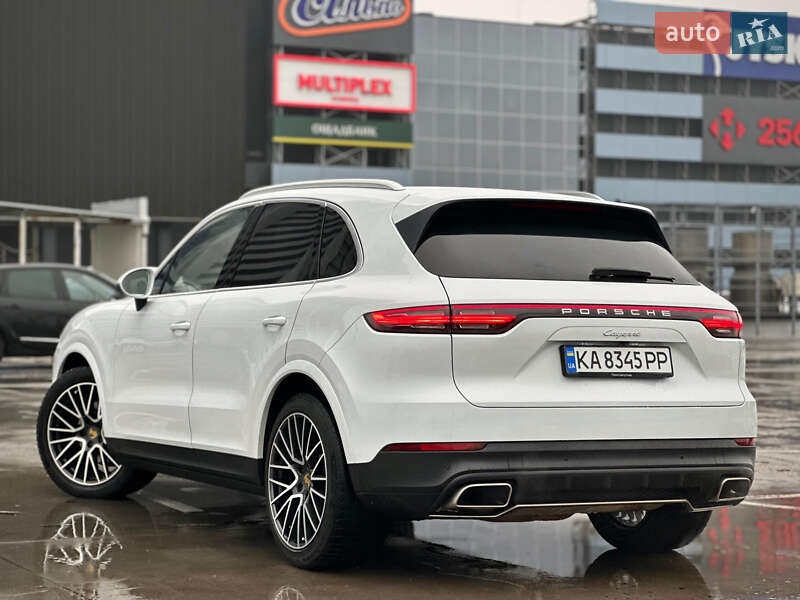 Внедорожник / Кроссовер Porsche Cayenne 2017 в Киеве