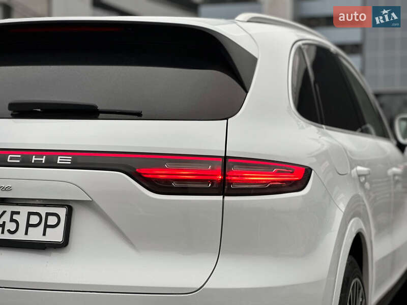 Внедорожник / Кроссовер Porsche Cayenne 2017 в Киеве