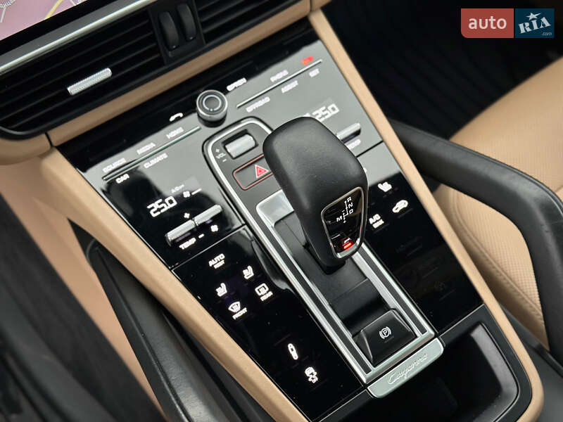 Внедорожник / Кроссовер Porsche Cayenne 2017 в Киеве