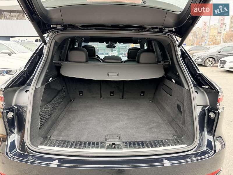 Позашляховик / Кросовер Porsche Cayenne 2019 в Києві