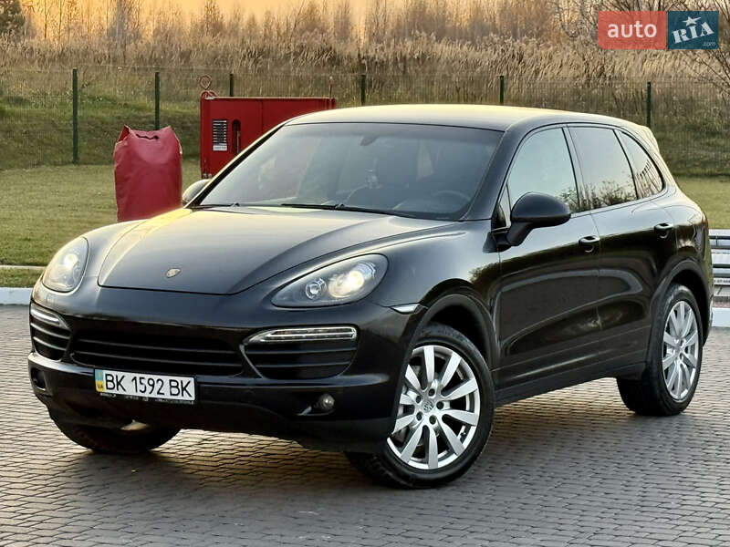 Внедорожник / Кроссовер Porsche Cayenne 2011 в Ровно