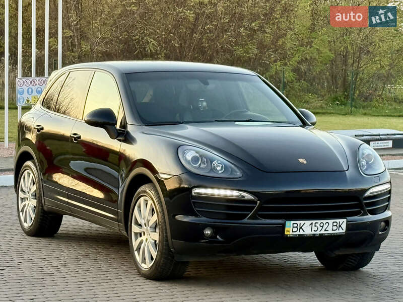 Внедорожник / Кроссовер Porsche Cayenne 2011 в Ровно