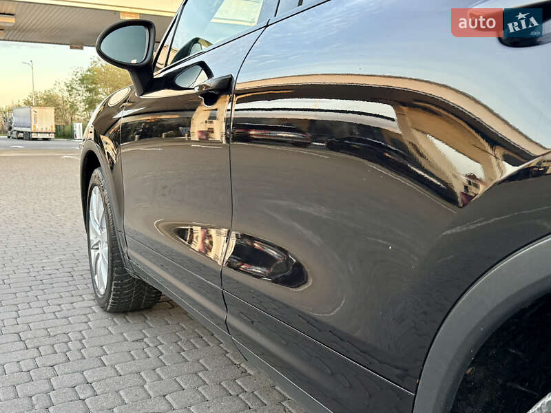 Внедорожник / Кроссовер Porsche Cayenne 2011 в Ровно