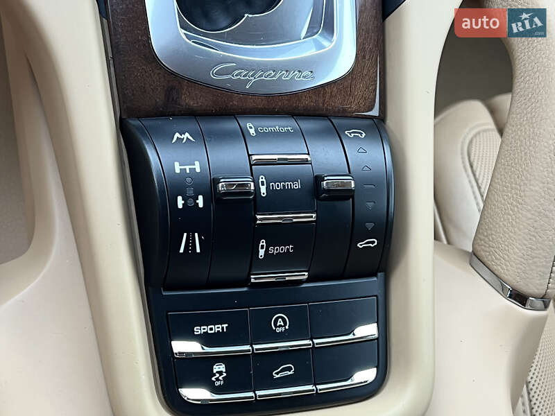 Внедорожник / Кроссовер Porsche Cayenne 2012 в Днепре