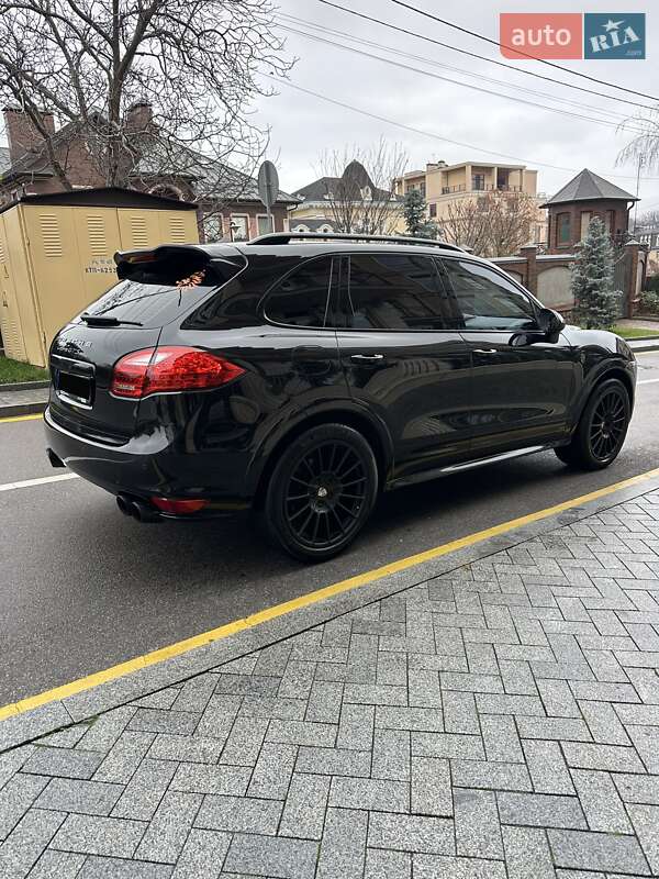 Внедорожник / Кроссовер Porsche Cayenne 2013 в Киеве