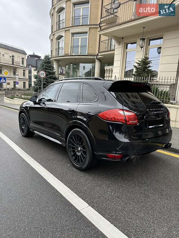 Внедорожник / Кроссовер Porsche Cayenne 2013 в Киеве