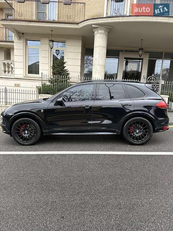 Внедорожник / Кроссовер Porsche Cayenne 2013 в Киеве
