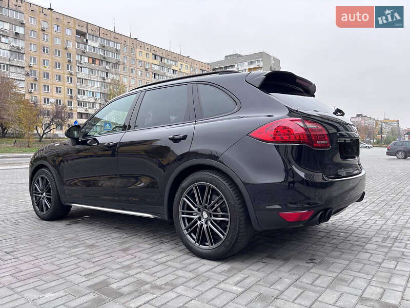 Позашляховик / Кросовер Porsche Cayenne 2011 в Дніпрі