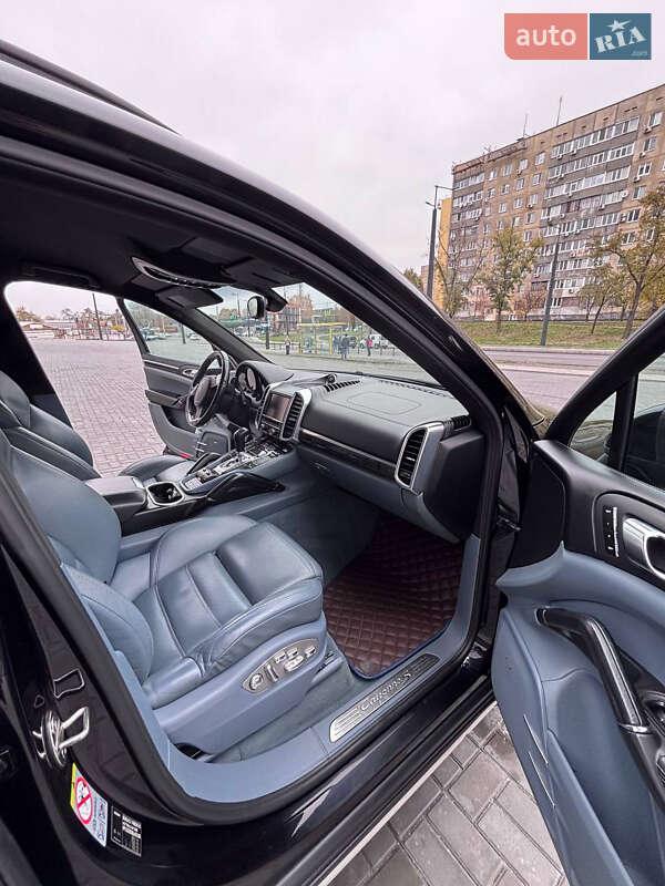 Позашляховик / Кросовер Porsche Cayenne 2011 в Дніпрі