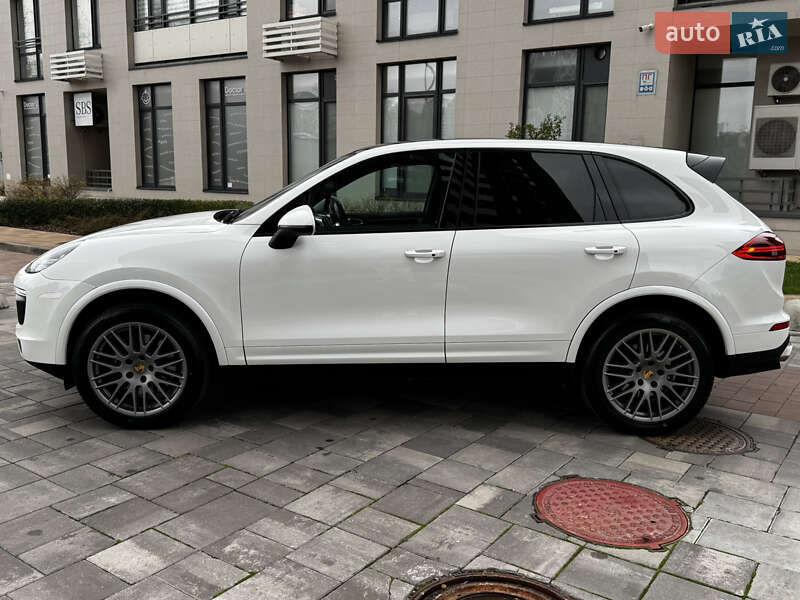 Внедорожник / Кроссовер Porsche Cayenne 2017 в Киеве