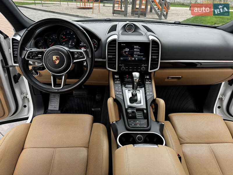 Внедорожник / Кроссовер Porsche Cayenne 2017 в Киеве