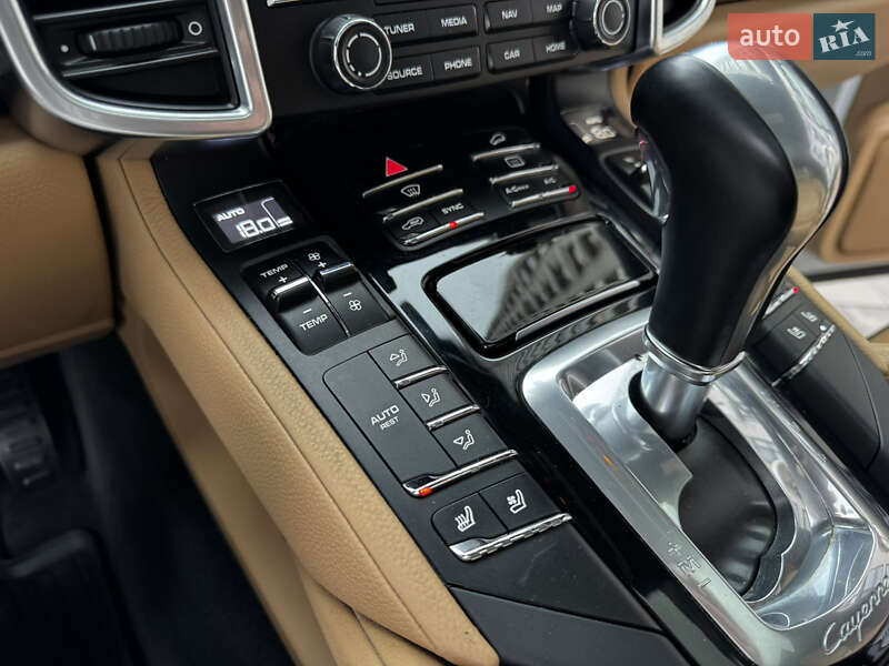 Внедорожник / Кроссовер Porsche Cayenne 2017 в Киеве