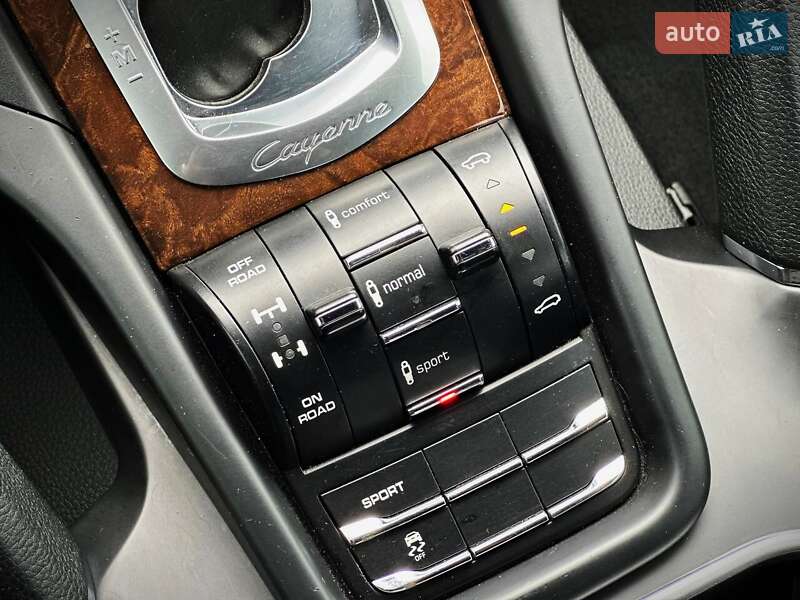 Внедорожник / Кроссовер Porsche Cayenne 2013 в Киеве