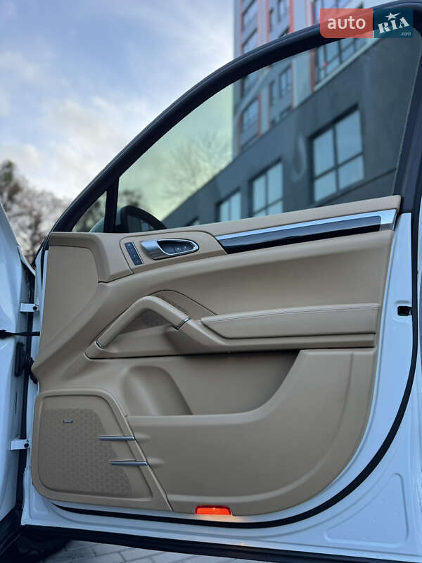 Позашляховик / Кросовер Porsche Cayenne 2014 в Вінниці