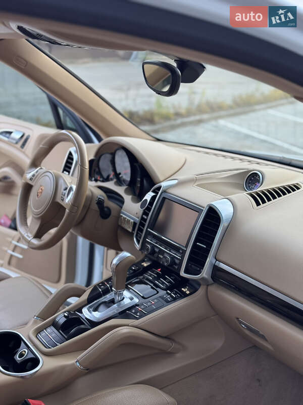 Позашляховик / Кросовер Porsche Cayenne 2014 в Вінниці