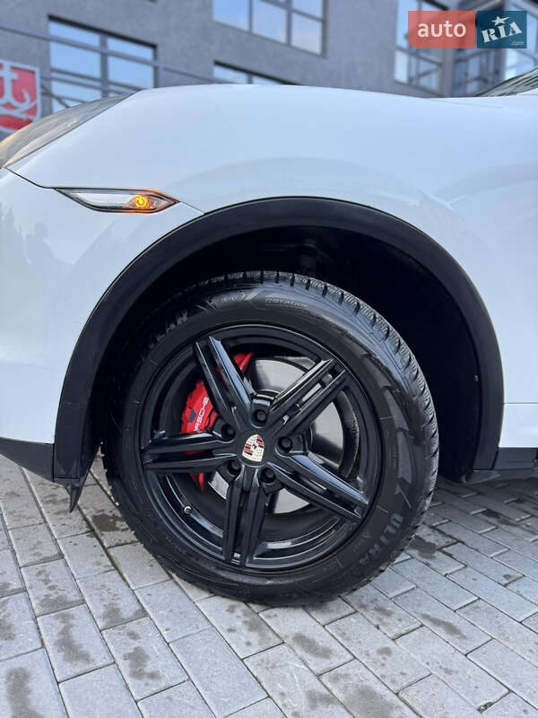 Позашляховик / Кросовер Porsche Cayenne 2014 в Вінниці