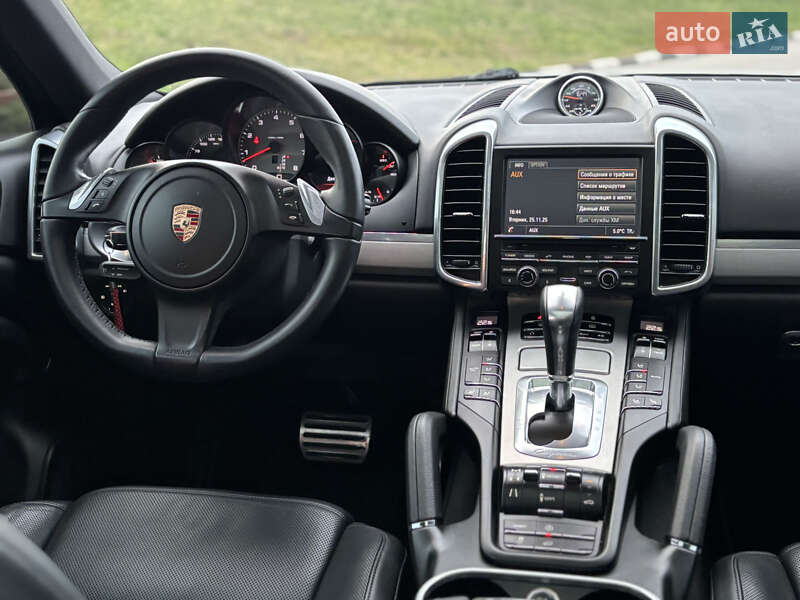 Позашляховик / Кросовер Porsche Cayenne 2013 в Києві