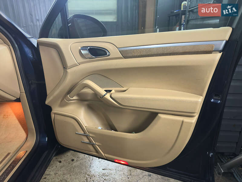 Позашляховик / Кросовер Porsche Cayenne 2012 в Києві фото 15 Позашляховик / Кросовер Porsche Cayenne 2012 в Києві