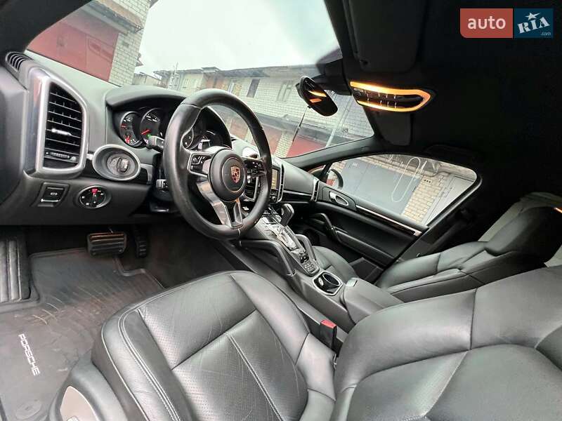 Внедорожник / Кроссовер Porsche Cayenne 2012 в Киеве фото 23 Внедорожник / Кроссовер Porsche Cayenne 2012 в Киеве