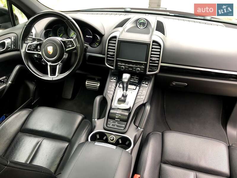 Позашляховик / Кросовер Porsche Cayenne 2015 в Одесі
