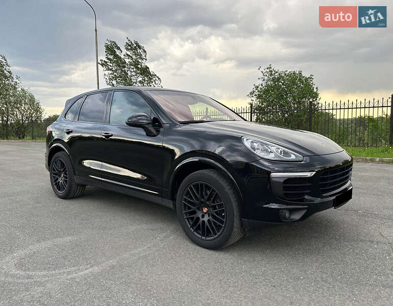 Внедорожник / Кроссовер Porsche Cayenne 2015 в Овидиополе