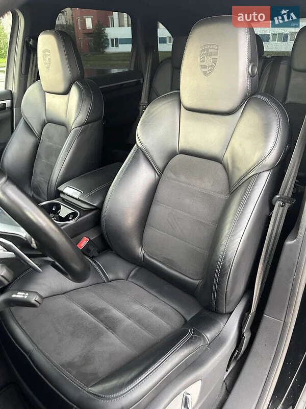 Внедорожник / Кроссовер Porsche Cayenne 2015 в Овидиополе