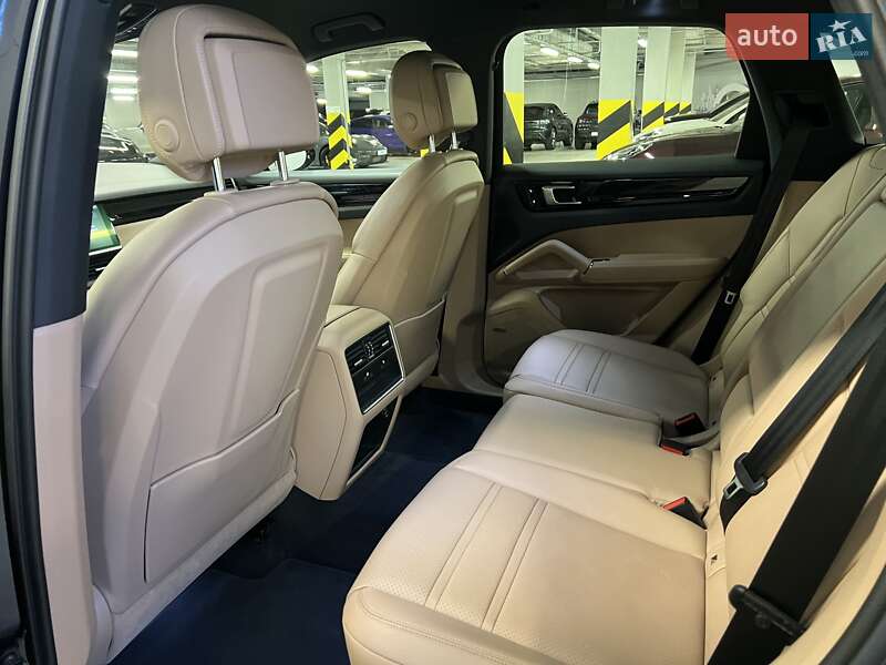 Позашляховик / Кросовер Porsche Cayenne 2018 в Києві