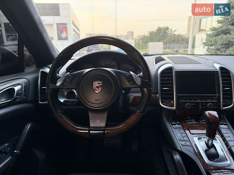 Позашляховик / Кросовер Porsche Cayenne 2010 в Львові