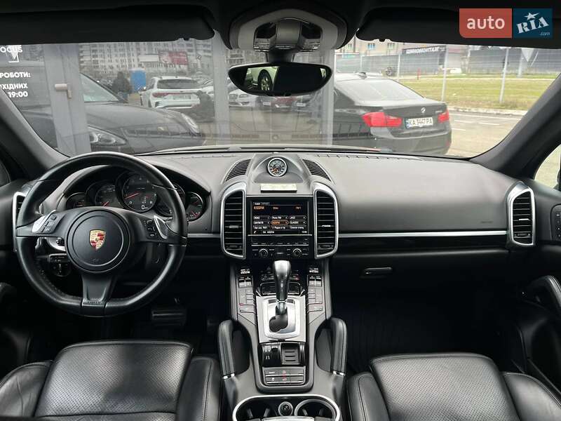 Внедорожник / Кроссовер Porsche Cayenne 2013 в Киеве