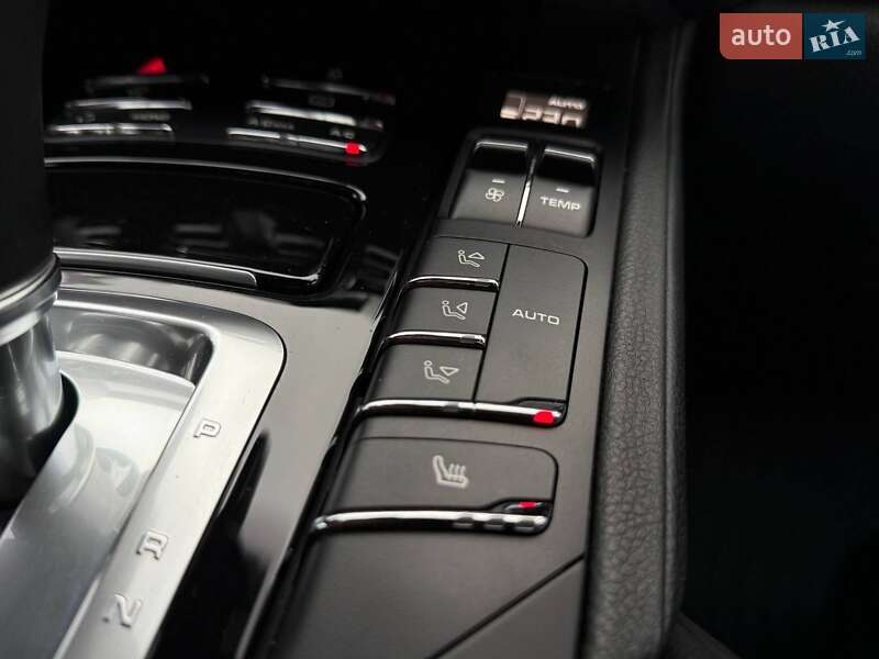 Внедорожник / Кроссовер Porsche Cayenne 2013 в Киеве