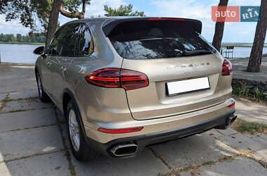 Внедорожник / Кроссовер Porsche Cayenne 2015 в Киеве