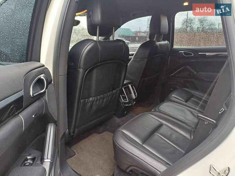 Позашляховик / Кросовер Porsche Cayenne 2011 в Чернігові
