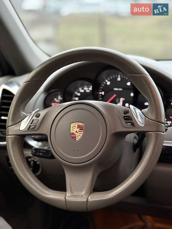Позашляховик / Кросовер Porsche Cayenne 2012 в Вінниці