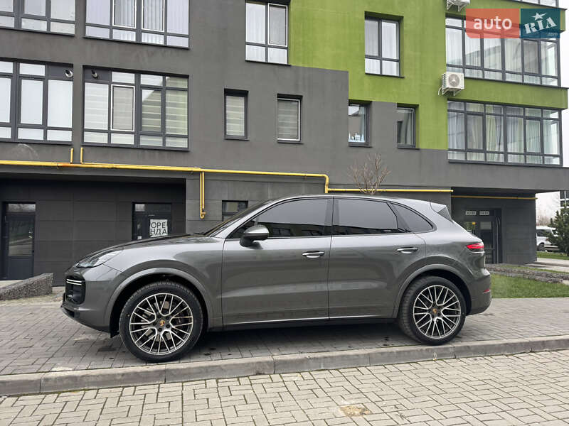 Внедорожник / Кроссовер Porsche Cayenne 2021 в Ивано-Франковске