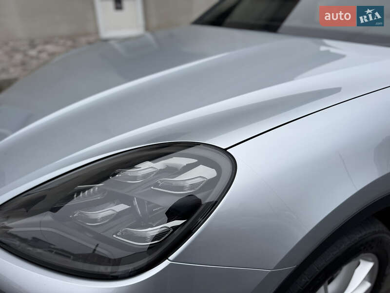 Внедорожник / Кроссовер Porsche Cayenne 2018 в Луцке