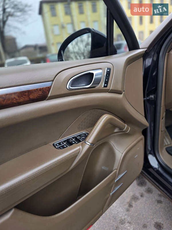 Позашляховик / Кросовер Porsche Cayenne 2010 в Одесі