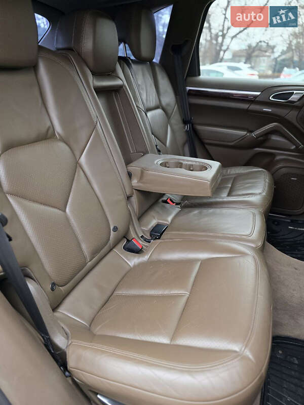 Позашляховик / Кросовер Porsche Cayenne 2010 в Одесі