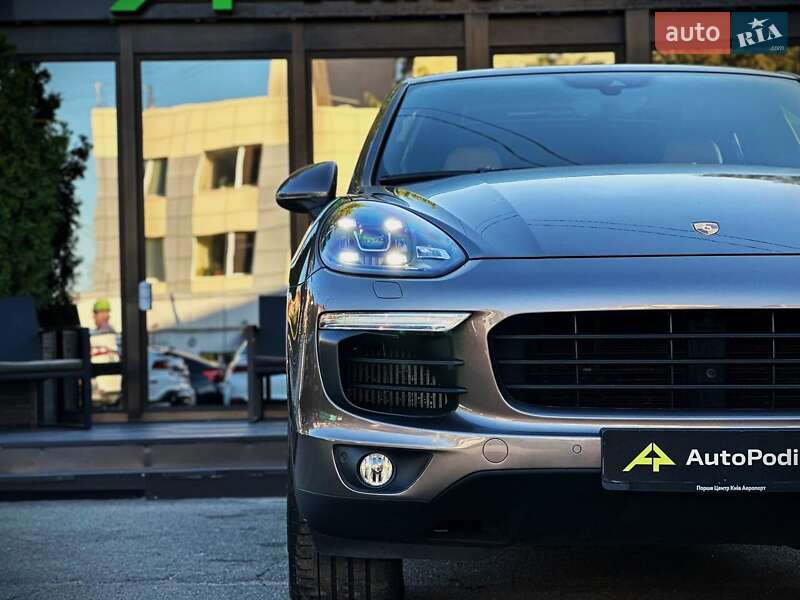 Внедорожник / Кроссовер Porsche Cayenne 2016 в Киеве