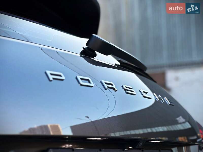 Внедорожник / Кроссовер Porsche Cayenne 2016 в Киеве