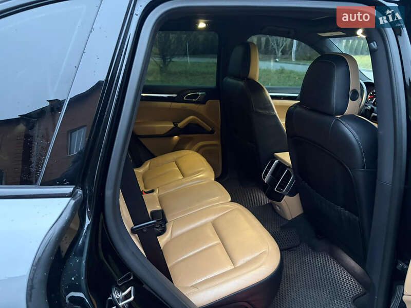 Внедорожник / Кроссовер Porsche Cayenne 2016 в Днепре