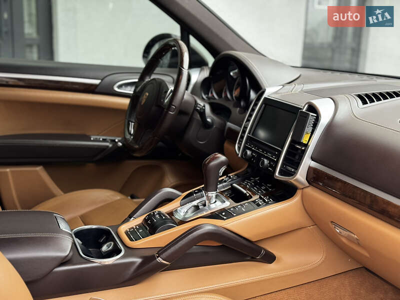Внедорожник / Кроссовер Porsche Cayenne 2013 в Киеве