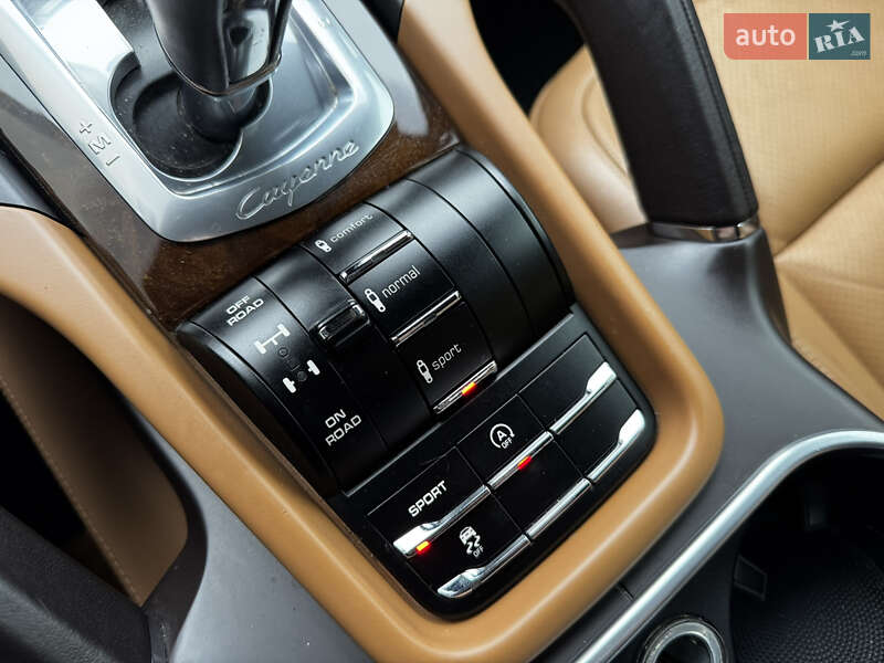 Внедорожник / Кроссовер Porsche Cayenne 2013 в Киеве